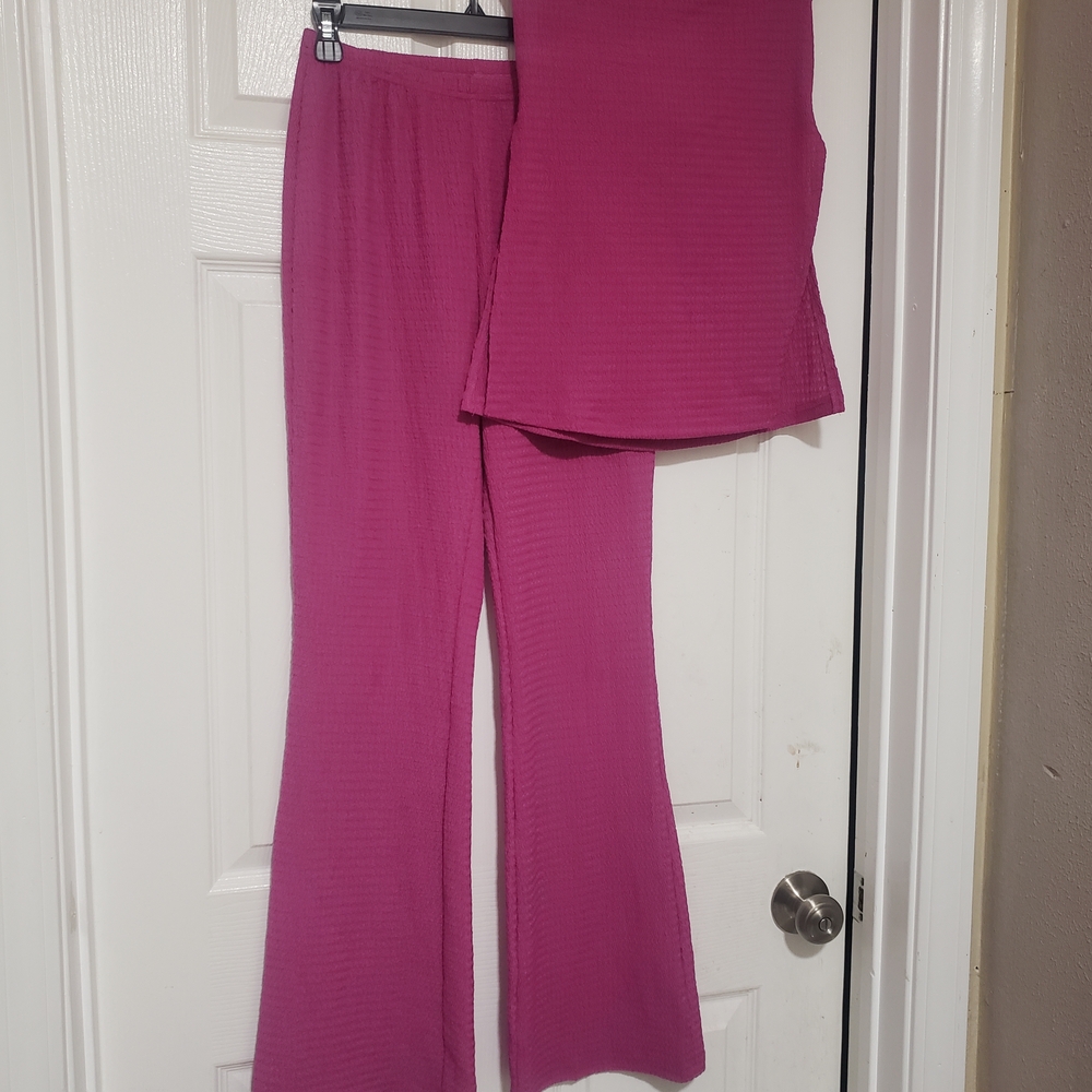 Elegant Pink Women's Two Piece Flare Pants With Off The Shoulders Top!